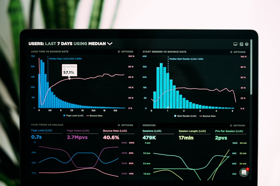 Konsep visual keamanan siber dengan kunci digital dan perisai di latar belakang data